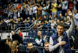 FOTO UBOD: Kad legenda Partizana podetinji, svi prasnu u smeh (FOTO)