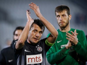 ISPUNJENE NAJAVE: Legenda crno-belih u dresu voljenog kluba još godinu dana (VIDEO)