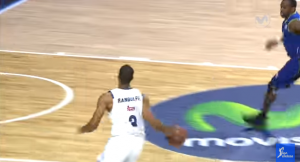 DALJE NEĆEŠ MOĆI: Rendolf brutalnom rampom vratio loptu u lice igraču Uniksa! (VIDEO)