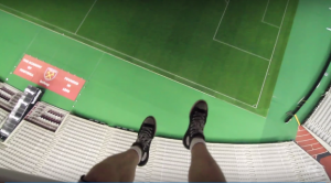 NEVEROVATNO, ALI ISTINITO: Ušunjali se na stadion Vest Hema i napravili skandal u Engleskoj (VIDEO)