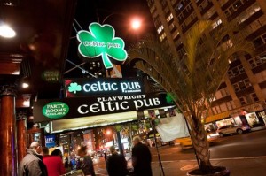 IZLOMIŠE JEZIK, PA ODUSTAŠE: Radnici u jednom pabu u Glazogvu su pokušali da napišu ime rivala Seltika, ali ne ide (FOTO)