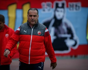 DA LI GA ZBOG OVOG DELIJE OBOŽAVAJU: Evo šta je odgovorio Božović na pitanje kada će Kanga na teren…