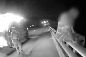 HEROJ: Čovek je želeo da se ubije, a onda je policajac spomenuo fudbal… (VIDEO)