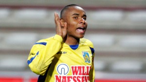 KROZ UŠI: Kad Jaja raspali, golman loptu ne vidi! Fenomenalna golčina! (VIDEO)