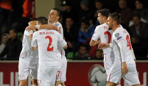 SRBIJA, KONAČNO, IGRA: Tadić ponovo asistent, Bane Ivanović ‘zakucava’ za 2:0 (VIDEO)