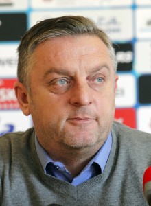 SIVIĆ OKUPLJA OMLADINCE: Ozbiljni su, ali mi se pitamo!