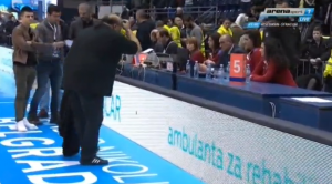 DŽILE SA RAZLOGOM POLUDEO: Pogledajte kako je Džile urlao na zapisnički sto (VIDEO)