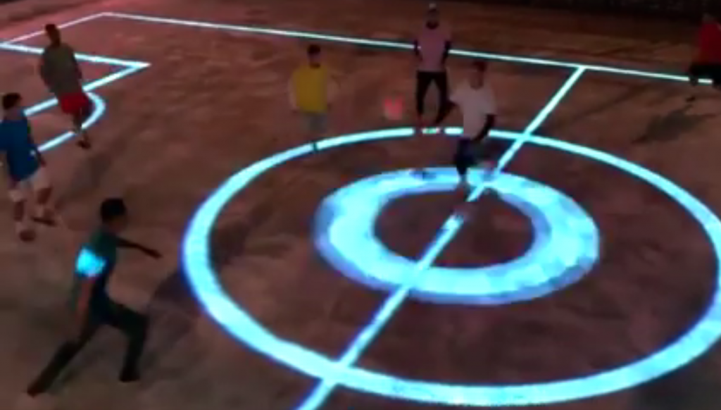 ROBOTI DELE KARTONE, KOD FAULA SE ČUJE ALARM: Ovo je fudbal budućnosti (VIDEO) (ANKETA)