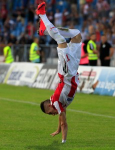 BOŽOVIĆ HRABRO: Adžić na klupi, u ‘vatru’ ubačen jedan od ‘bisera’ Zvezde, promena i u napadu (FOTO)