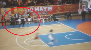 AU: Sudija patosirao Marinu Maljković (VIDEO)