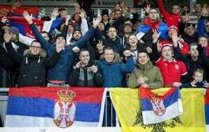 VESTI IZ UKRAJINE: U Harkovu zapaljena zastava Srbije