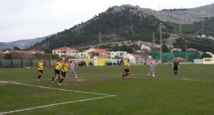 APSOLUTNI HIT: Fudbaleri u Hrvatskoj se odlučili da na čudan način spreče sudiju da im deli žute kartone (FOTO)