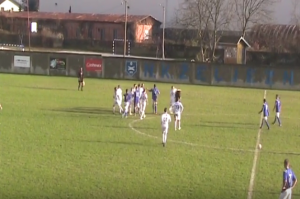 SUROVO: Bosanski sudija pokazao crveni karton i jedva izvukao živu glavu (VIDEO)