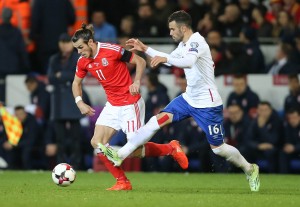 LUKA MILIVOJEVIĆ: Sećam se kada je moj narod čekao u redovima za hleb i ulje, bili smo svetski šampioni, a svi su otišli za novcem…