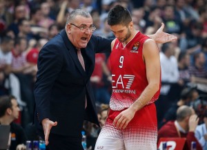 DA PUKNETE OD SMEHA: Dobili smo najsmešnije izveden aut u košarci svih vremena (VIDEO)