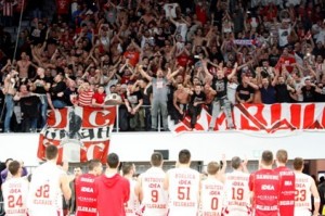 DA LI SU POZIVI URODILI PLODOM: Pola sata je do početka utakmice, evo kako izgledaju tribine u Areni (VIDEO)