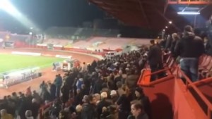INCIDENTI NA KARAĐORĐU: Navijači Partizana prekinuli okršaj Vojvodine i Novog Pazara! (VIDEO)