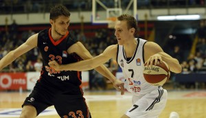 TO NISU MANIRI SPORTISTE: Košarkaš Cedevite izgleda još ne može da oprosti Partizanu za Kecmanovu trojku (VIDEO)