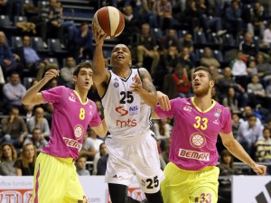 NBA PARTIZAN: Neverovatan prodor i asistencija Hečera, Luković monstruozno zakucao (VIDEO)