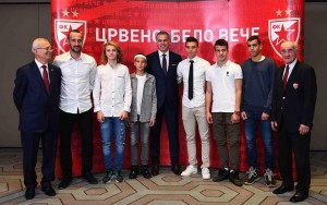 CRVENO-BELI SPEKTAKL: Zvezdinih 25 godina od Tokija, proglašen najbolji igrač i gol godine (FOTOGALERIJA)