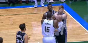 HAOS: Bertans izazvao tuču u NBA, a onda medijma objasnio kako se to radi u Srbiji (VIDEO)