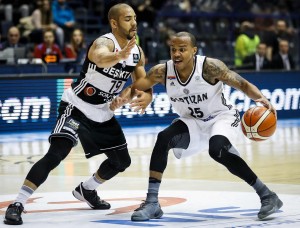 FIBA LIGA ŠAMPIONA: Partizanov dvojac našao mesto među 10 najlepših poteza, prvih mečeva plej-ofa! (VIDEO)