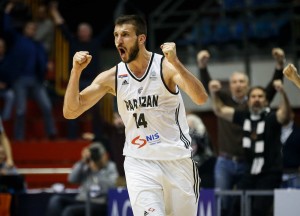 KAD NOVICA DELI ‘PACKE’: Birčević morao da se izvini kapitenu, evo i zbog čega…