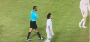 SKANDAL: Sudija krenuo da pokaže karton Ramosu, a onda ga vratio u džep kako ne bio ‘osakatio’ Real (VIDEO)