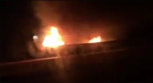 KATASTROFALNA TUČA SRPSKIH NAVIJAČA: Dosta povređenih i zapaljen kombi (VIDEO)