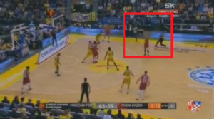 VIDEO KOJI JE OBIŠAO SVET: Simon još nije ‘zategao’ trojku, a Bagackis već doživeo nervni slom (VIDEO)