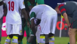 SUZE KOJE SU POGODILE SVET: Mane je jedva stajao na nogama posle promašenog penala (VIDEO)