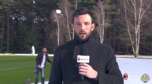 ZVEZDA MILANA DOMINIRA: Pogađa mrežu protivnika, ali i novinara grudvom u glavu (VIDEO)