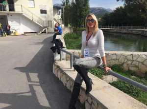 POSEĆENOST ‘POLJUDU’ BI NAGLO PORASLA: Atraktivna novinarka iz Splita želi da bude trener Hajduka! (FOTO)