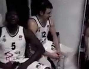 GRMI CRNO-BELA SVLAČIONICA: Svi kao jedan – Partizaaaan! (VIDEO)