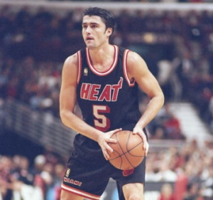 VREMEPLOV: Dok se Danilović svađao sa Spajkom Lijem, Pet Rajli mu je ‘ukrao’ rekord NBA lige (VIDEO)