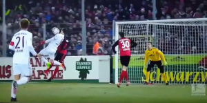 SPEKTAKL: Čaroban gol Roberta Levandovskog za pobedu Bajerna u nadoknadi! (VIDEO)