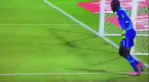 DO SADA NEVIĐENO: Najgluplje simuliranje u istoriji fudbala ‘podario’ nam je golman Senegala (VIDEO)
