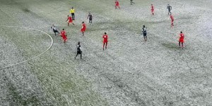 RASPUCANI ‘ZMAJEVI’: Voždovac ‘petardom’ protiv Radničkog iz Obrenovca