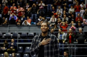 ZATO SU GA DOVELI: Brutalno zakucavanje Diona Tompsona (VIDEO)