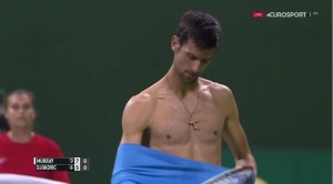 STRADALA MAJICA: Đoković izgubio set i živce (FOTO) (VIDEO)