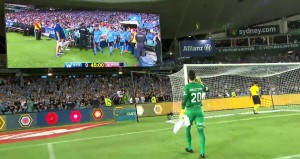 NEVEROVATNO: Hrvatski golman zasut zmijama od strane protivničkih navijača (FOTO) (VIDEO)