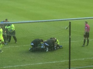 VELIKI PEH ZA MITROVIĆA: Srpski napadač zadobio tešku povredu noge! (VIDEO)