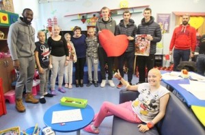 VELIKO SRCE CRVENO-BELIH: Potez Zvezde za svaku pohvalu (FOTO)