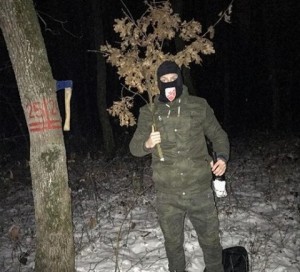 SA GRBOM ZVEZDE PO BADNJAK: Interesantan ‘autfit‘ napadača Čukaričkog (FOTO) (VIDEO)