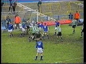 VREMEPLOV: Utakmica za pamćenje i tuča koja je pisala istoriju engleskog fudbala (VIDEO)