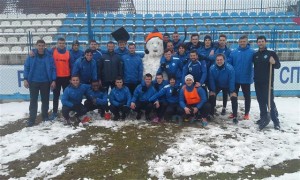 ZIMSKE ČAROLIJE: Sneško Belić i dobra zabava na treningu Radnika (FOTO)