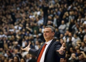 SRAMOTNO: Grobari vređali Dejana Radonjića kao nekad Svetislava Pešića…