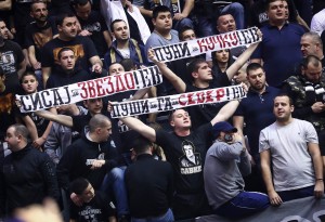 PONOVO PROBLEMI: Navijači Partizana izbačeni iz Pionira (VIDEO)