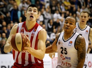 INTERNET BRUJI: Da li je Luka Mitrović uštinuo Vila Hečera?! Procenite sami (VIDEO)