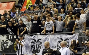 OD KLUPSKE ZA NAVIJAČKU LEGENDU: Miša Tumbas dobio poklon za rođendan (VIDEO)